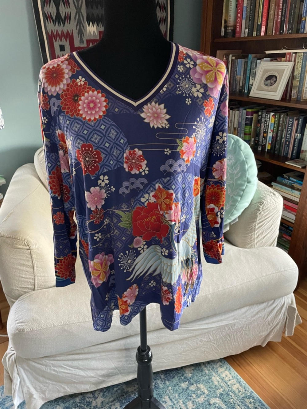 Johnny Was Crane Print V-Neck Top. Like new! Sz XL - Picture 2 of 6